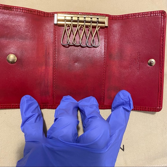 ❤️❤️SOLD SOLD❤️❤️Authentic Louis Vuitton key case in epi leather - Picture 4 of 8